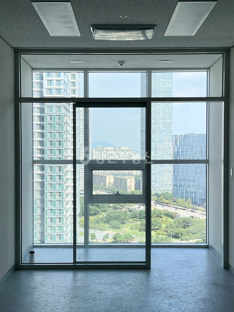 인천광역시 연수구 송도동 사무실 사진 1