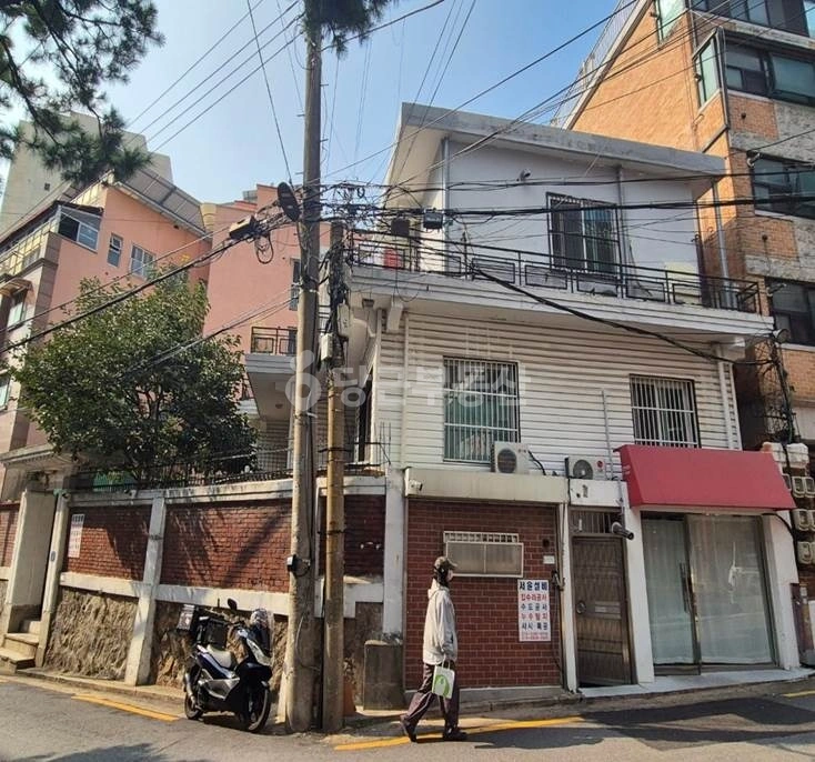 서울특별시 서대문구 창천동 건물 사진 1