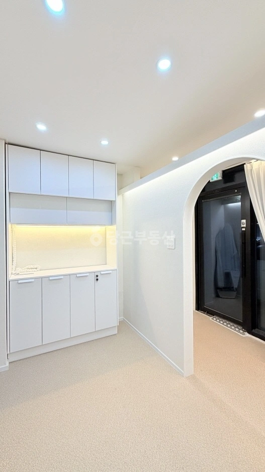 대전광역시 서구 관저동 상가 사진 1