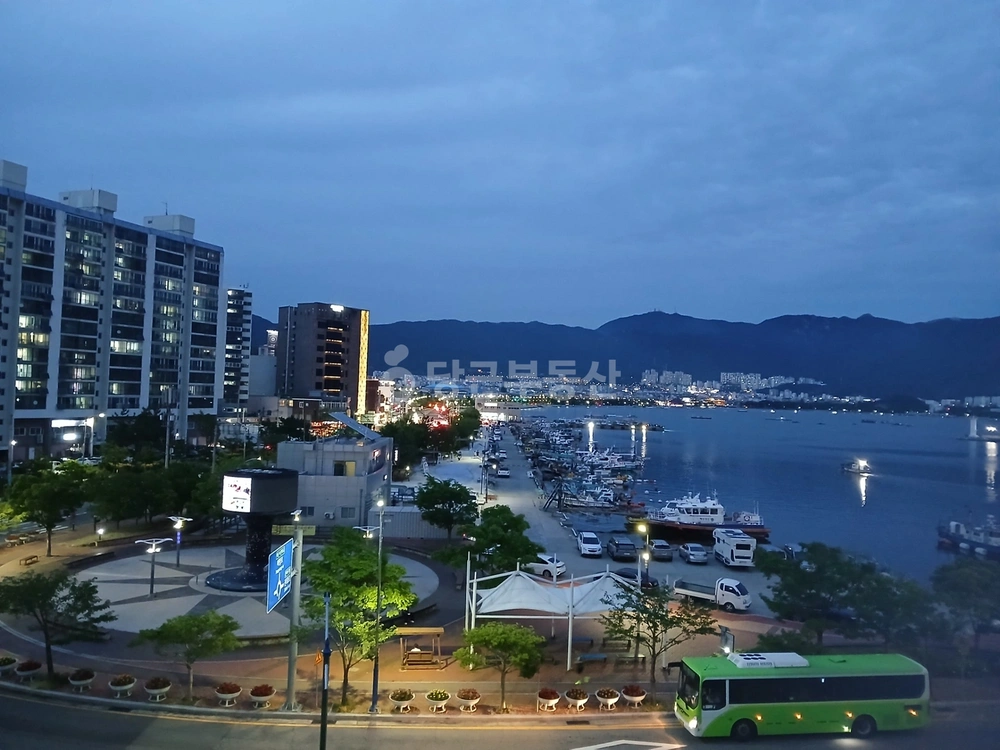 경상남도 창원시 진해구 속천동 빌라(투룸 이상) 사진 1