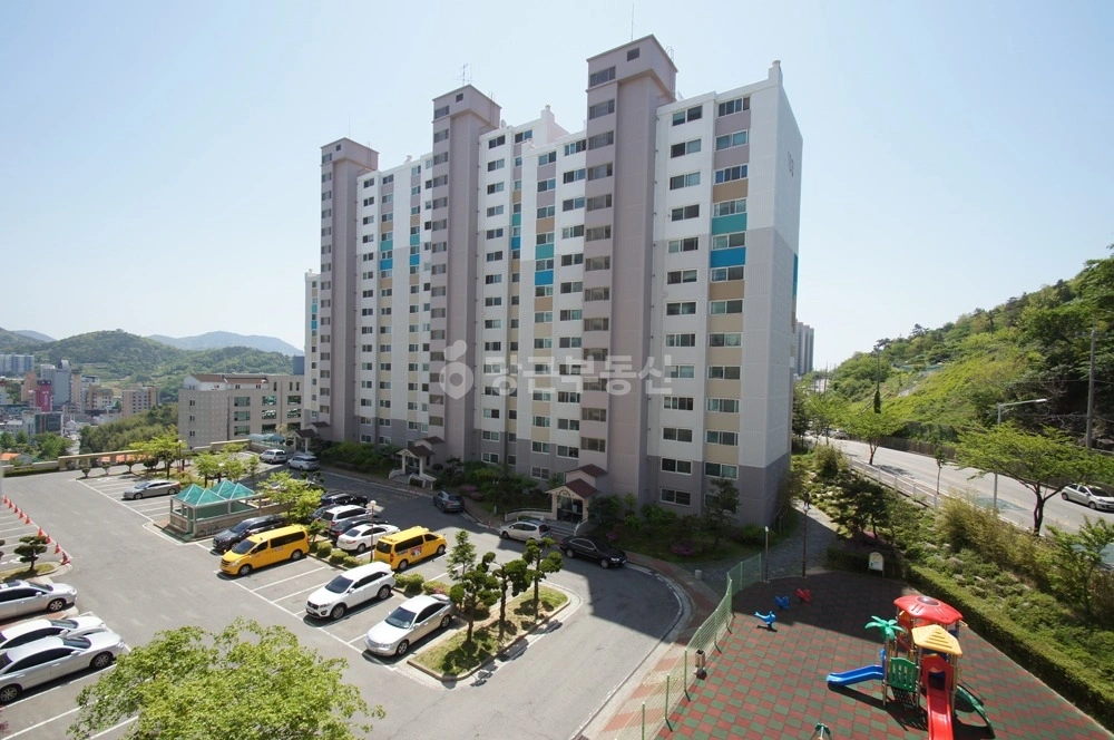 전남광주통합특별시 여수시 안산동 아파트 사진 1