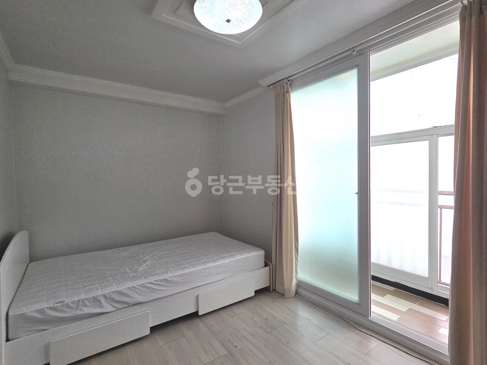 대전광역시 유성구 신성동 원룸 사진 1