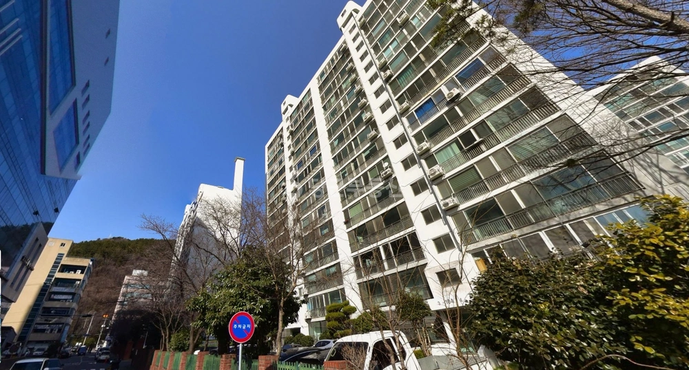 경상남도 창원시 마산회원구 내서읍 아파트 사진 1