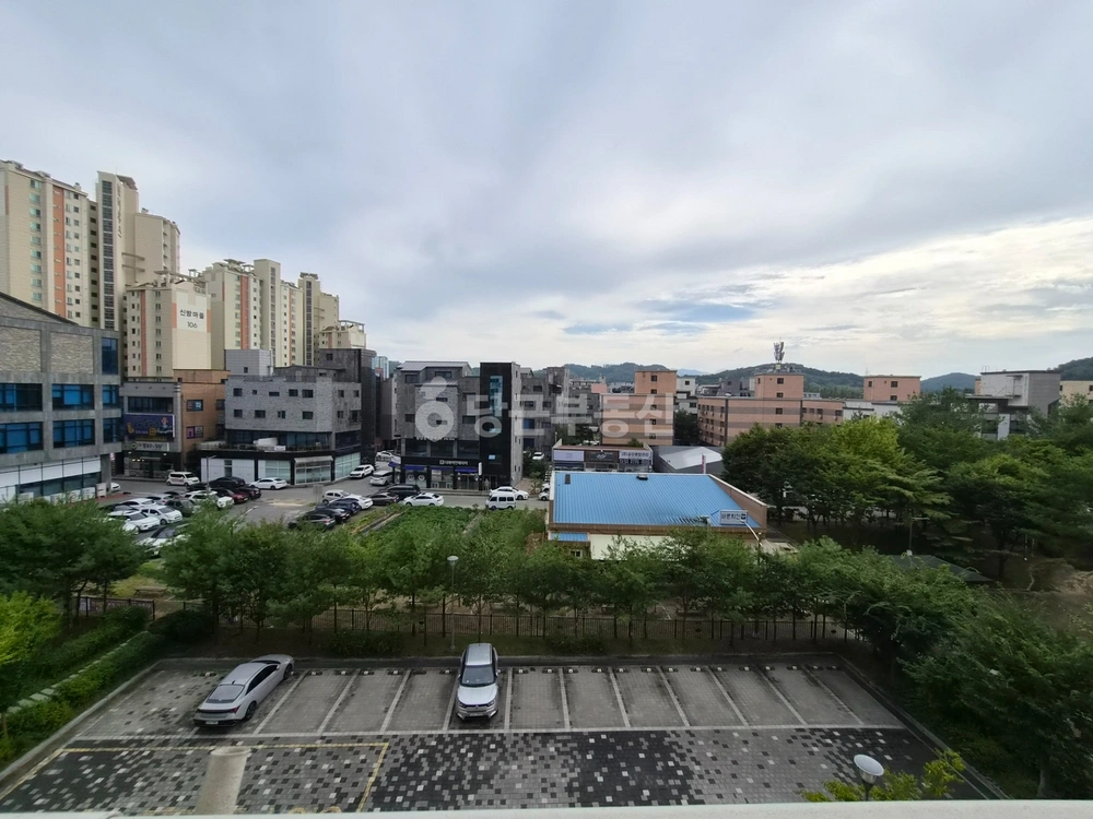 충청남도 천안시 동남구 신방동 아파트 사진 1