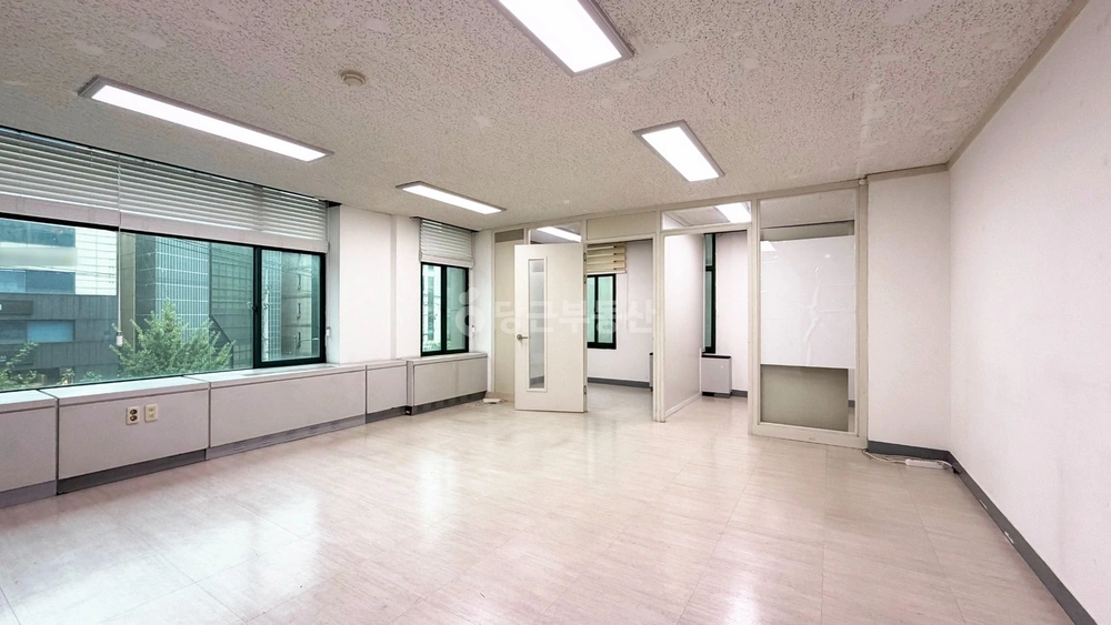 서울특별시 강남구 논현동 사무실 사진 1