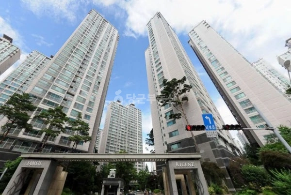 서울특별시 송파구 잠실동 아파트 사진 1