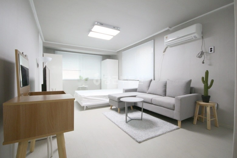 서울특별시 강남구 논현동 원룸 사진 1
