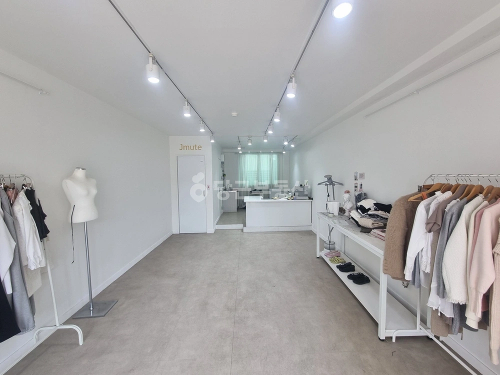 부산광역시 연제구 연산동 상가 사진 1