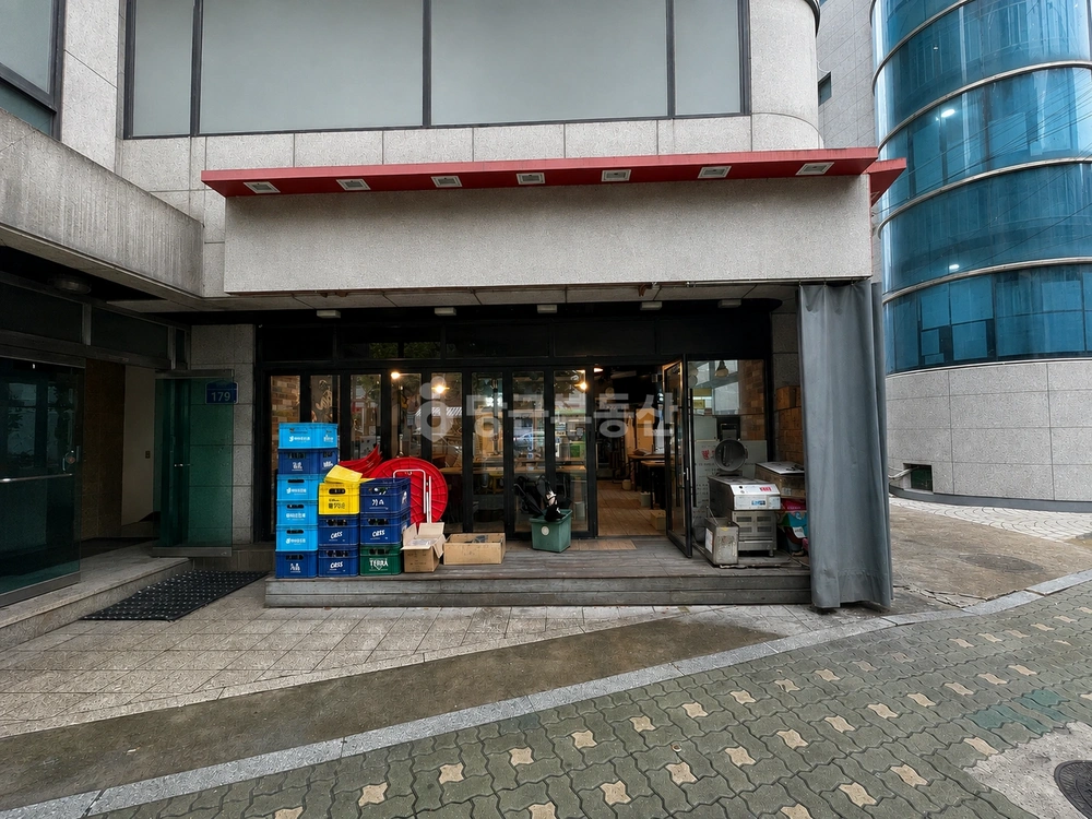 서울특별시 마포구 동교동 상가 사진 1