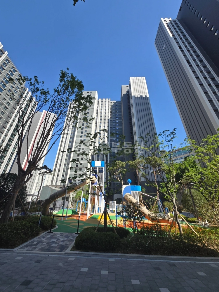 부산광역시 남구 문현동 아파트 사진 1