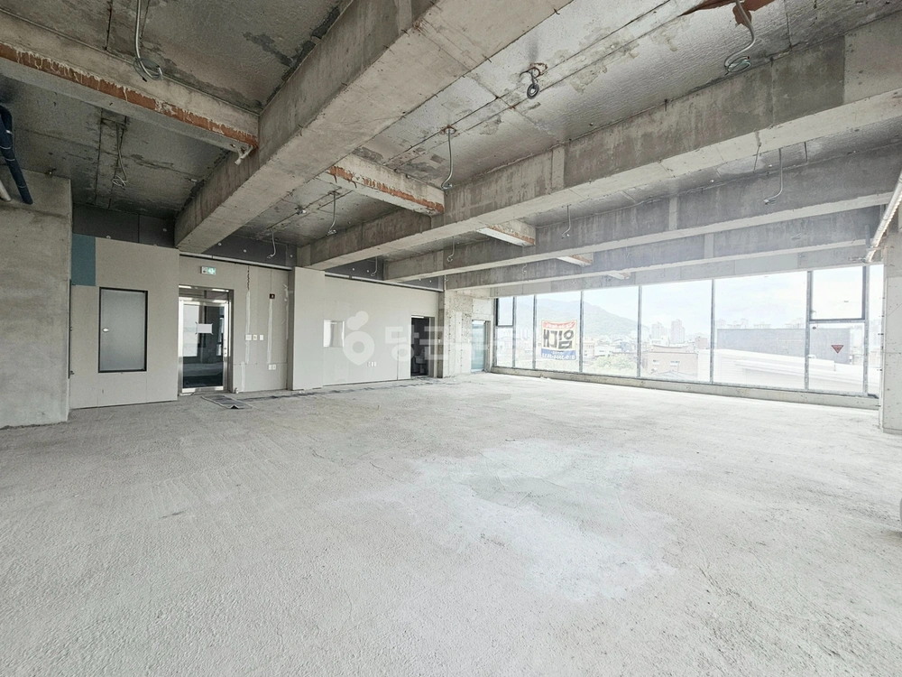 대구광역시 수성구 두산동 상가 사진 1