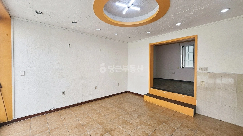 대전광역시 유성구 궁동 상가 사진 1