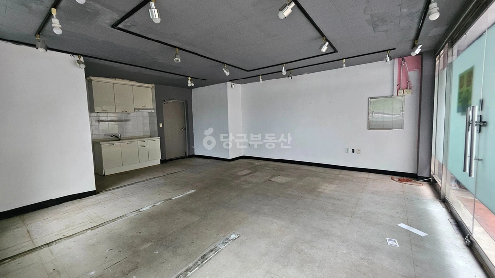 대전광역시 유성구 궁동 상가 사진 1