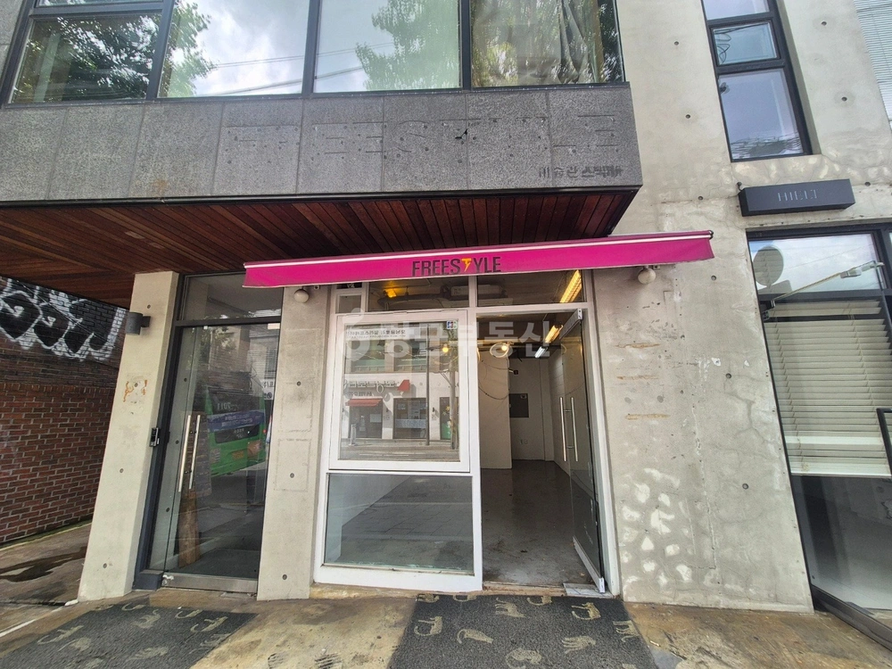 서울특별시 마포구 서교동 상가 사진 1