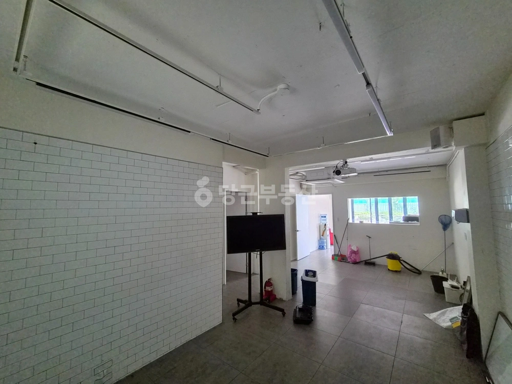 경기도 고양시 일산동구 중산동 상가 사진 1