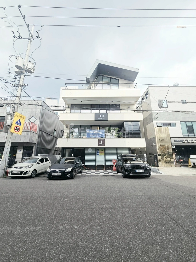 대구광역시 수성구 두산동 상가 사진 1