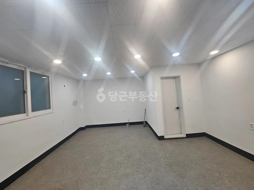 대전광역시 서구 탄방동 상가 사진 1