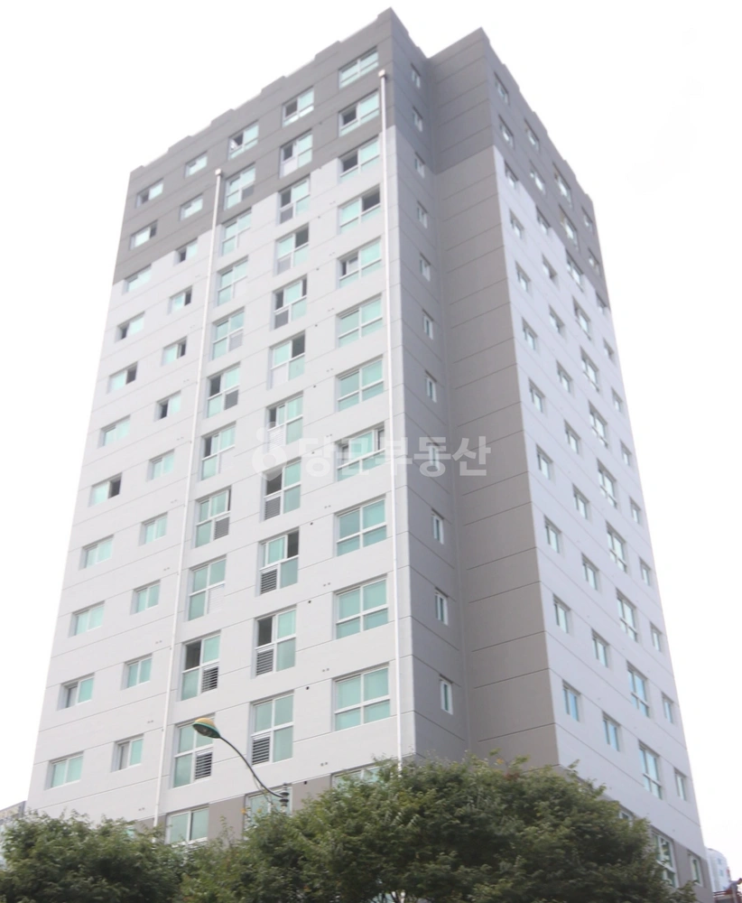 대전광역시 유성구 봉명동 아파트 사진 1