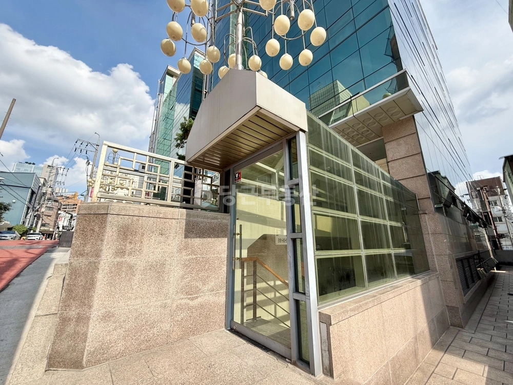 서울특별시 서초구 잠원동 상가 사진 1
