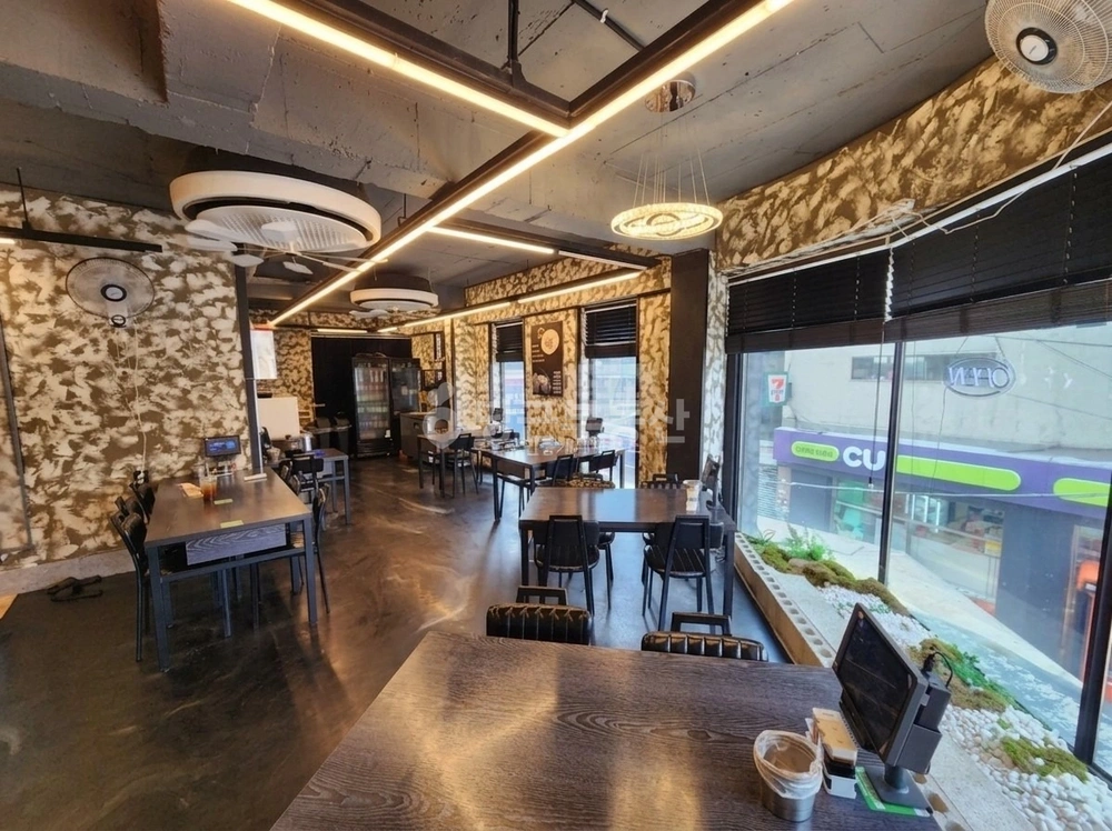 서울특별시 마포구 서교동 상가 사진 1
