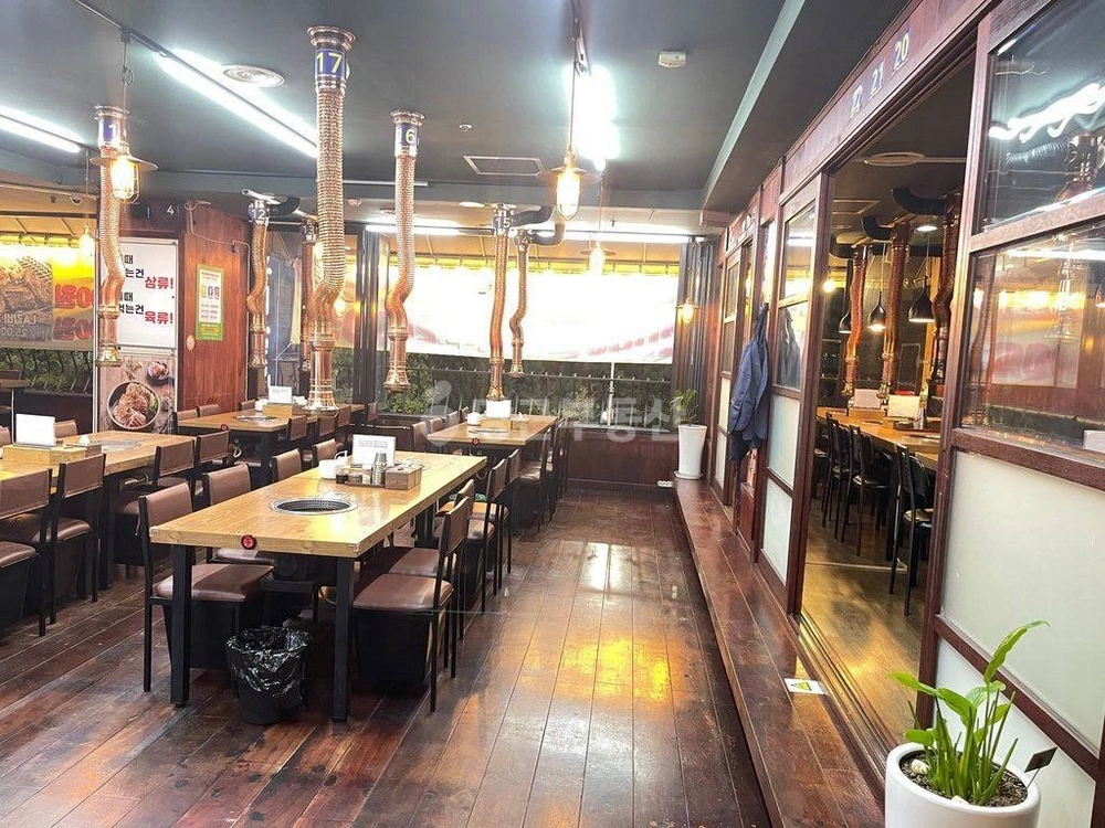 경기도 수원시 영통구 매탄동 상가 사진 1