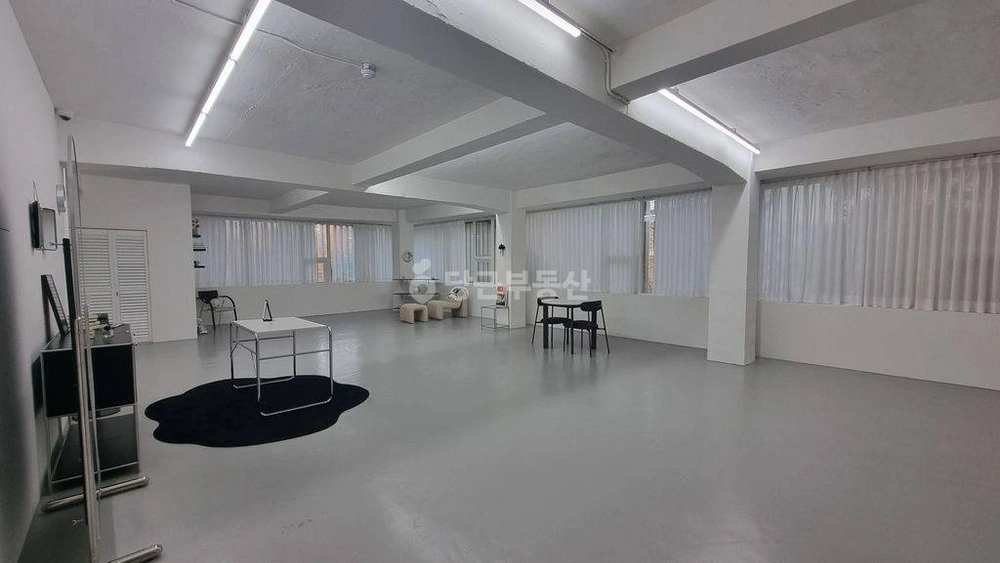 경기도 수원시 팔달구 매산로2가 상가 사진 1