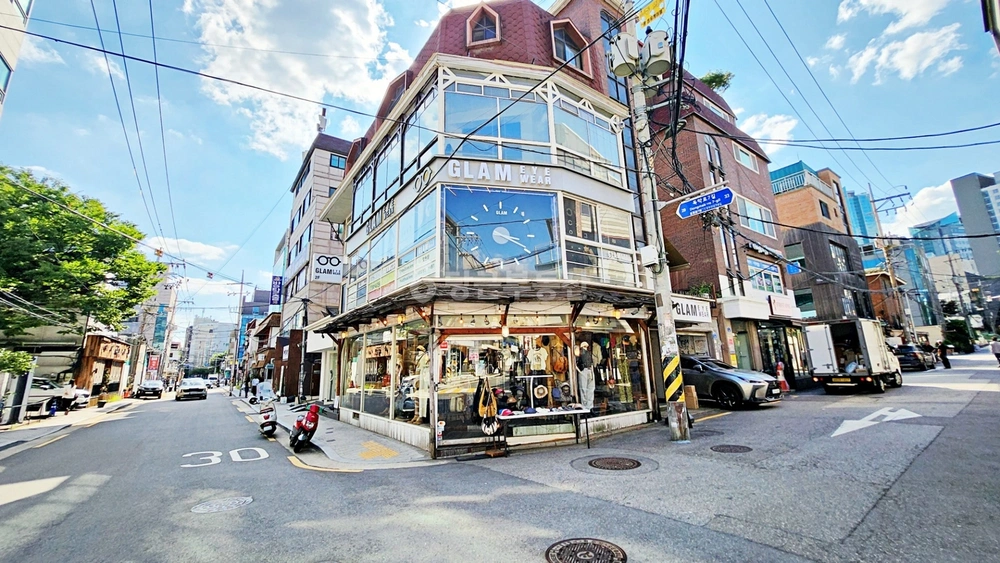 서울특별시 마포구 서교동 상가 사진 1