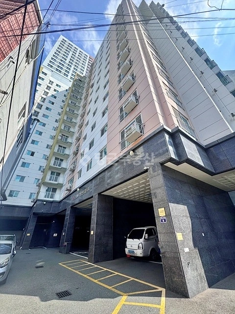 부산광역시 사하구 하단동 아파트 사진 1
