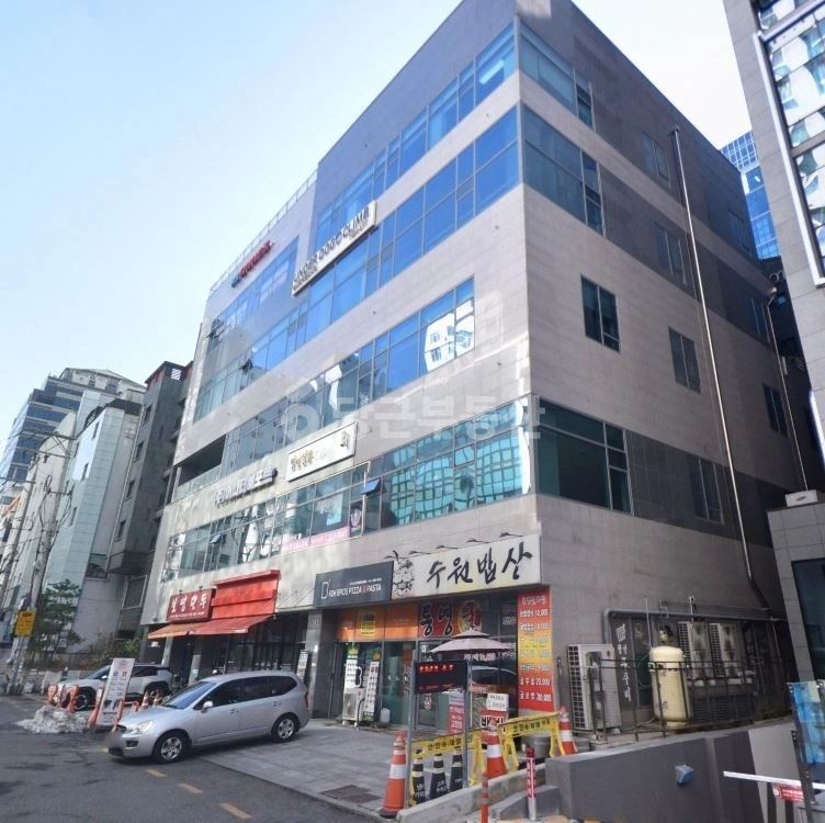 경기도 수원시 팔달구 인계동 상가 사진 1