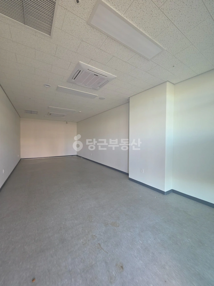 대전광역시 유성구 용계동 상가 사진 1