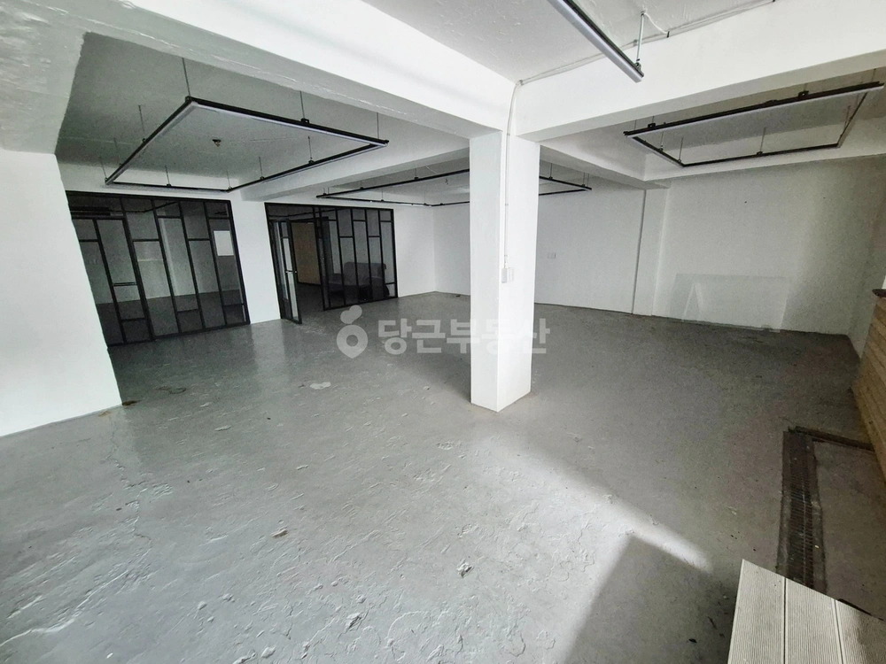 경상남도 창원시 성산구 사파동 사무실 사진 1