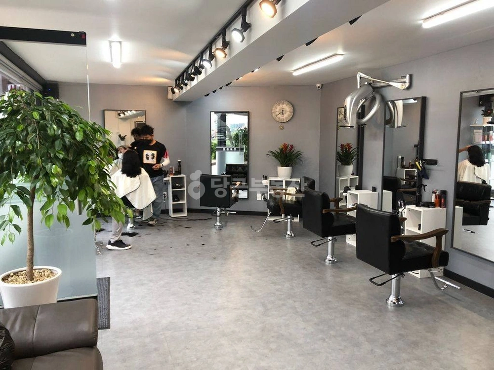 경기도 수원시 팔달구 인계동 상가 사진 1