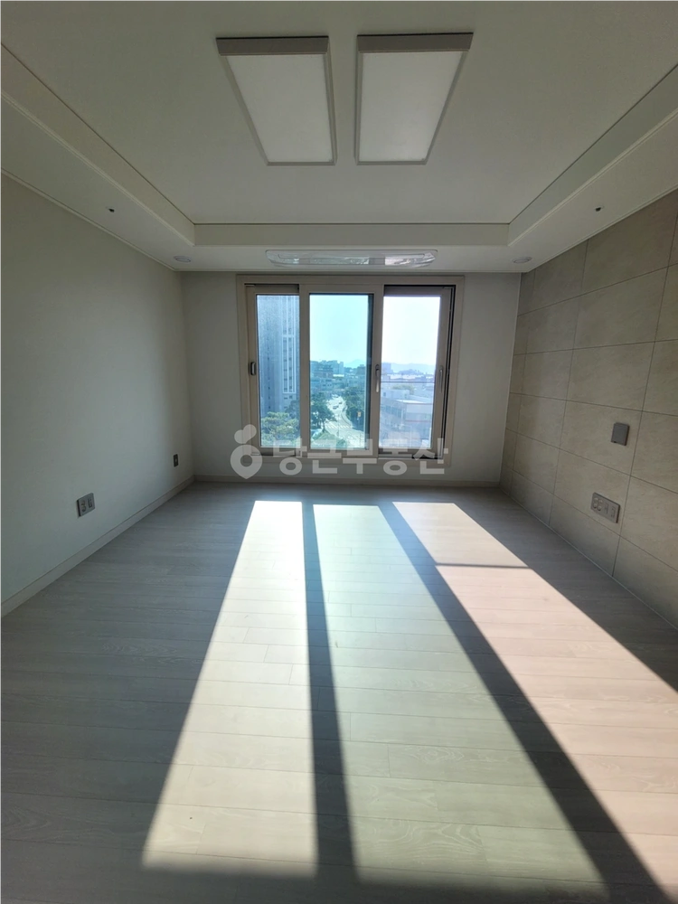부산광역시 사하구 장림동 아파트 사진 1