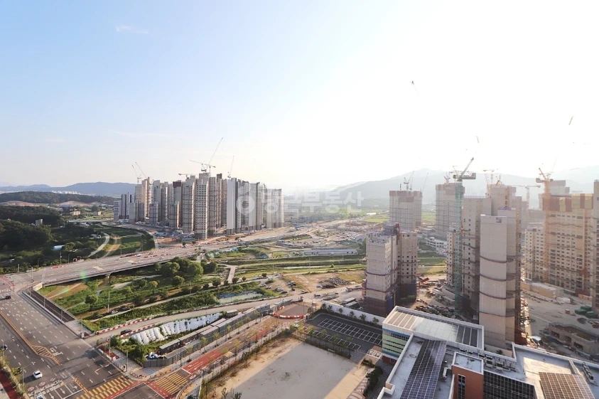 대전광역시 유성구 상대동 아파트 사진 1