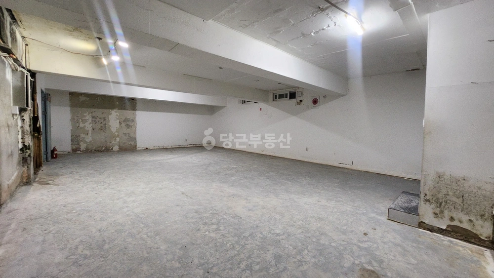 서울특별시 서대문구 창천동 상가 사진 1