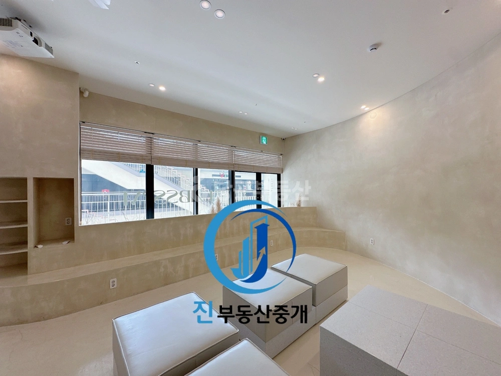전남광주통합특별시 광산구 월계동 상가 사진 1