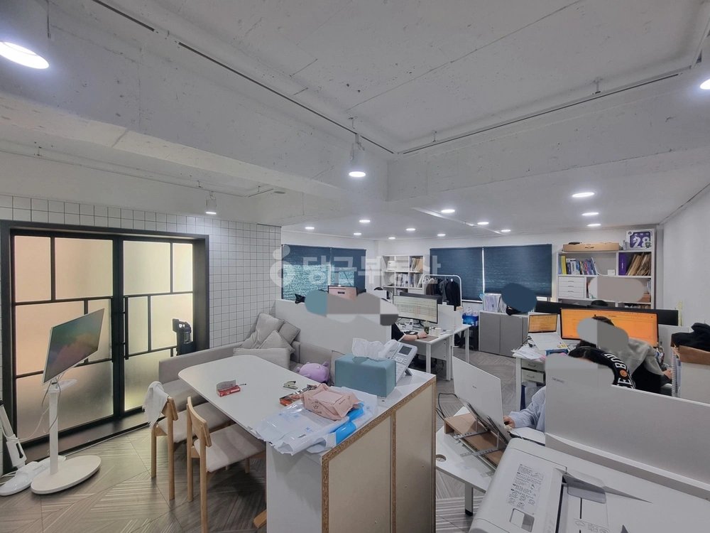 서울특별시 마포구 동교동 상가 사진 1