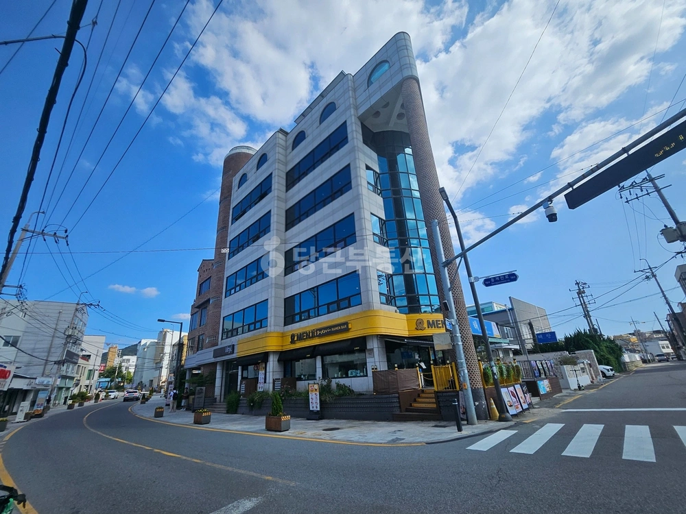 전남광주통합특별시 동구 동명동 상가 사진 1
