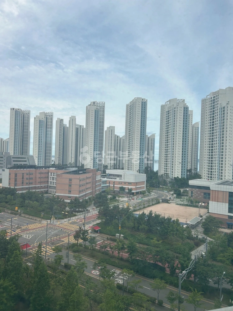 인천광역시 연수구 송도동 아파트 사진 1