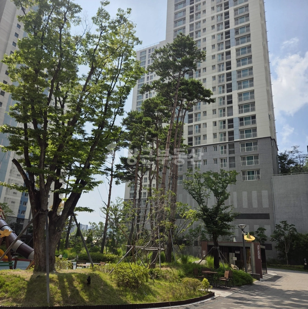 부산광역시 남구 문현동 아파트 사진 1