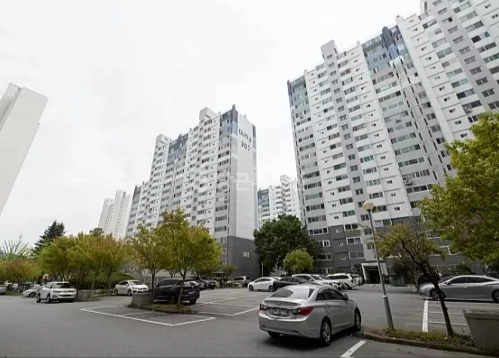 전남광주통합특별시 북구 운암동 아파트 사진 1
