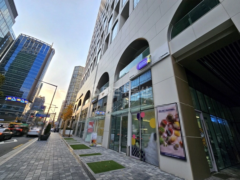 서울특별시 강남구 역삼동 상가 사진 1