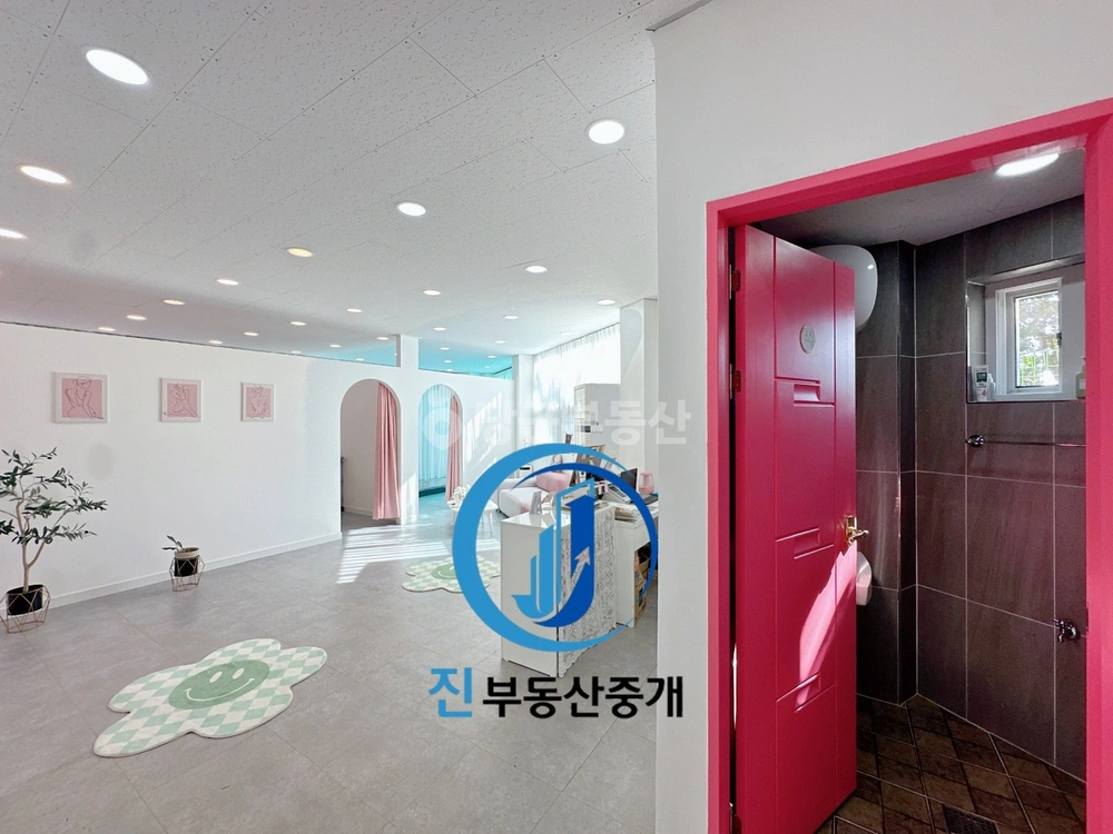 전남광주통합특별시 북구 운암동 상가 사진 1