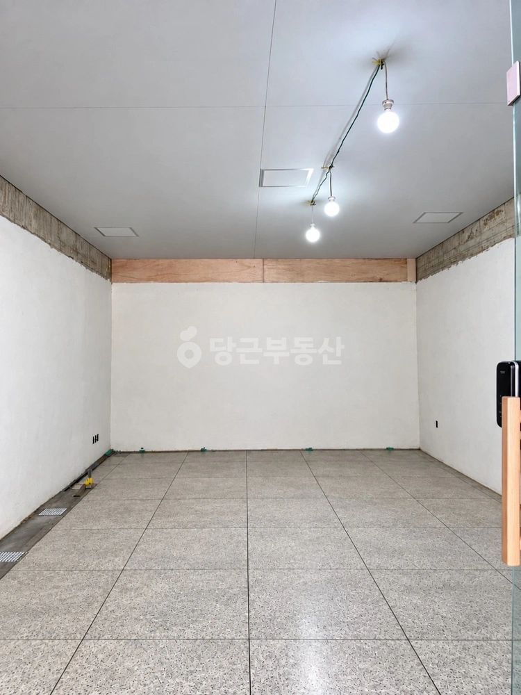 부산광역시 북구 만덕동 상가 사진 1