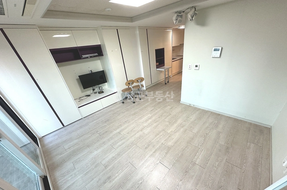 대전광역시 유성구 봉명동 아파트 사진 1
