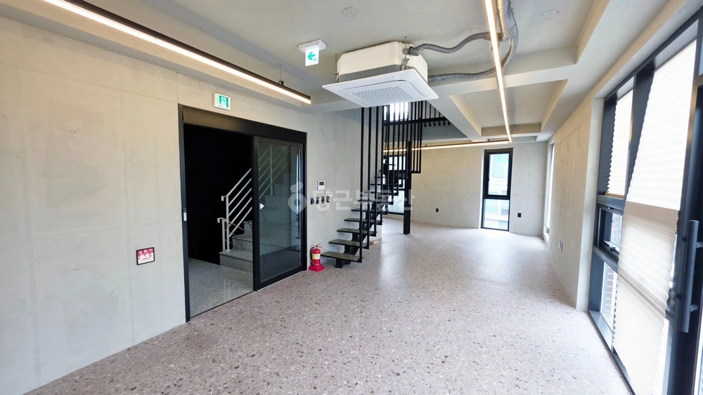 서울특별시 강남구 역삼동 상가 사진 1