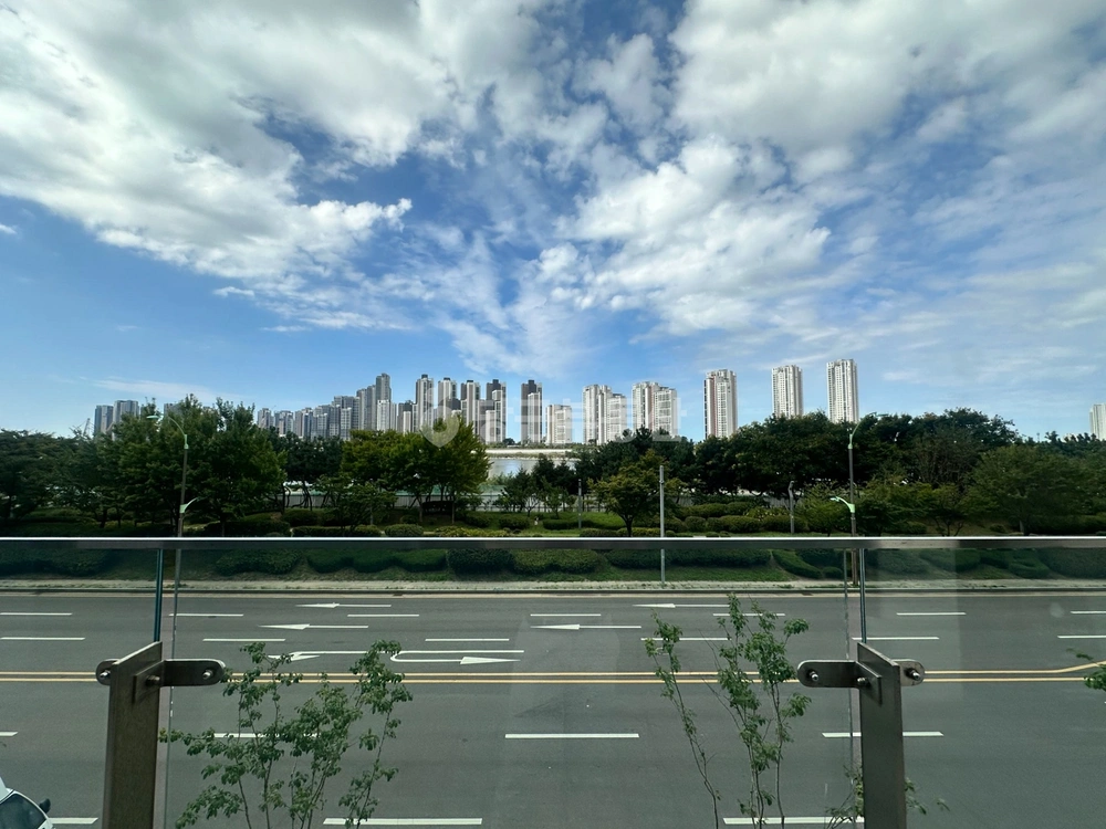 인천광역시 연수구 송도동 상가 사진 1