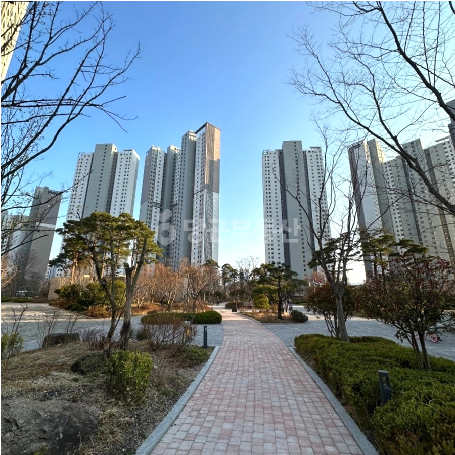 대전광역시 유성구 상대동 아파트 사진 1
