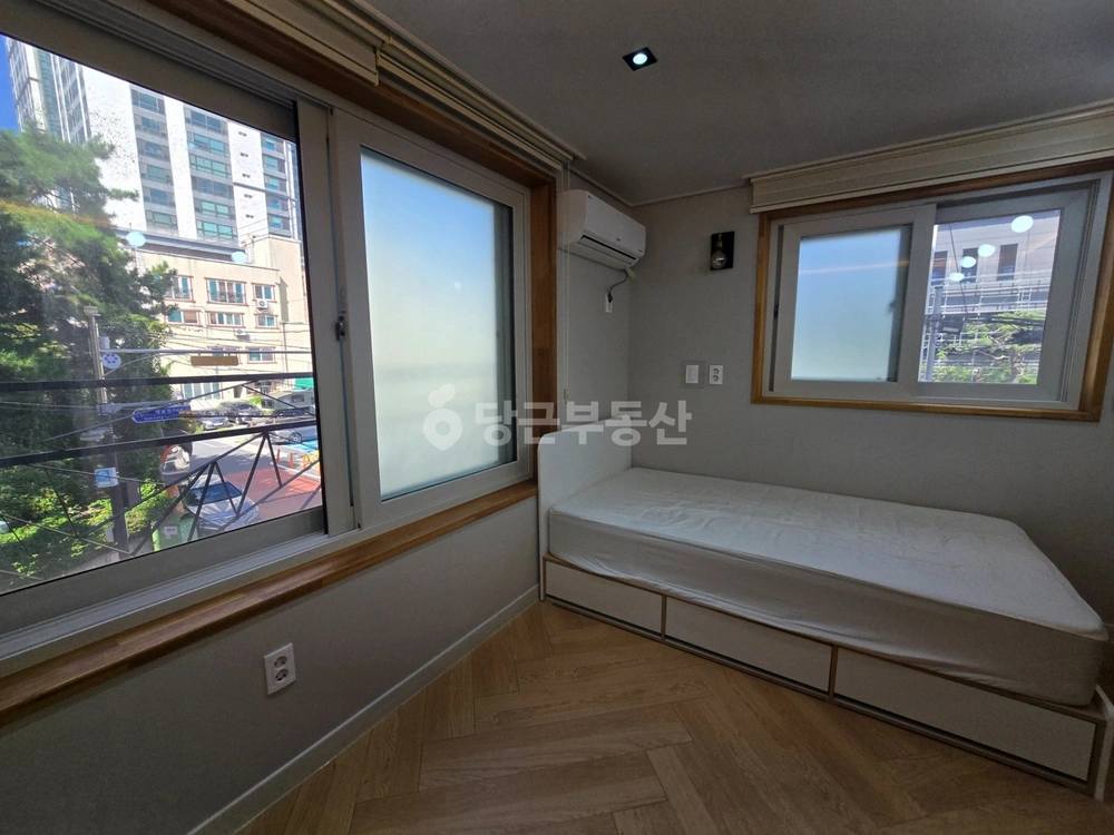 대전광역시 유성구 봉명동 원룸 사진 1