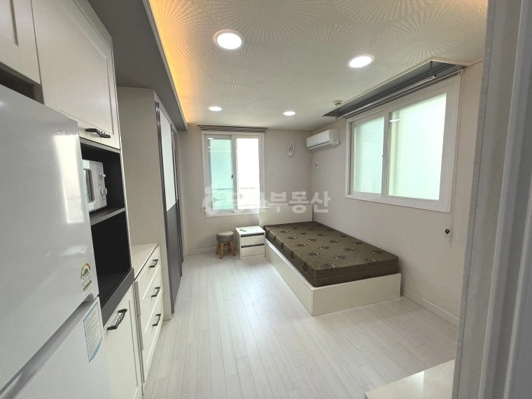 대전광역시 서구 둔산동 원룸 사진 1
